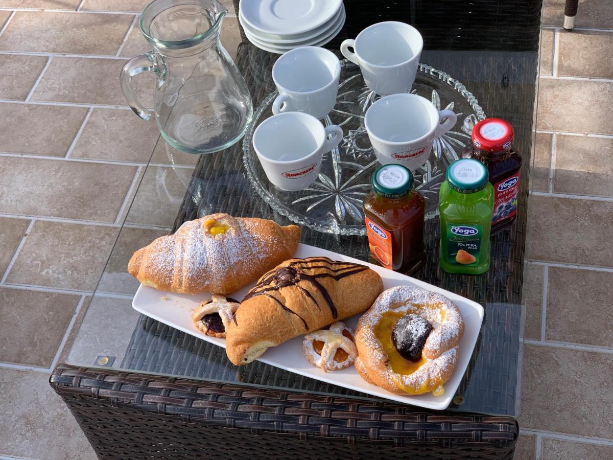 Camera Matrimoniale/Doppia con Letti Singoli con Terrazza